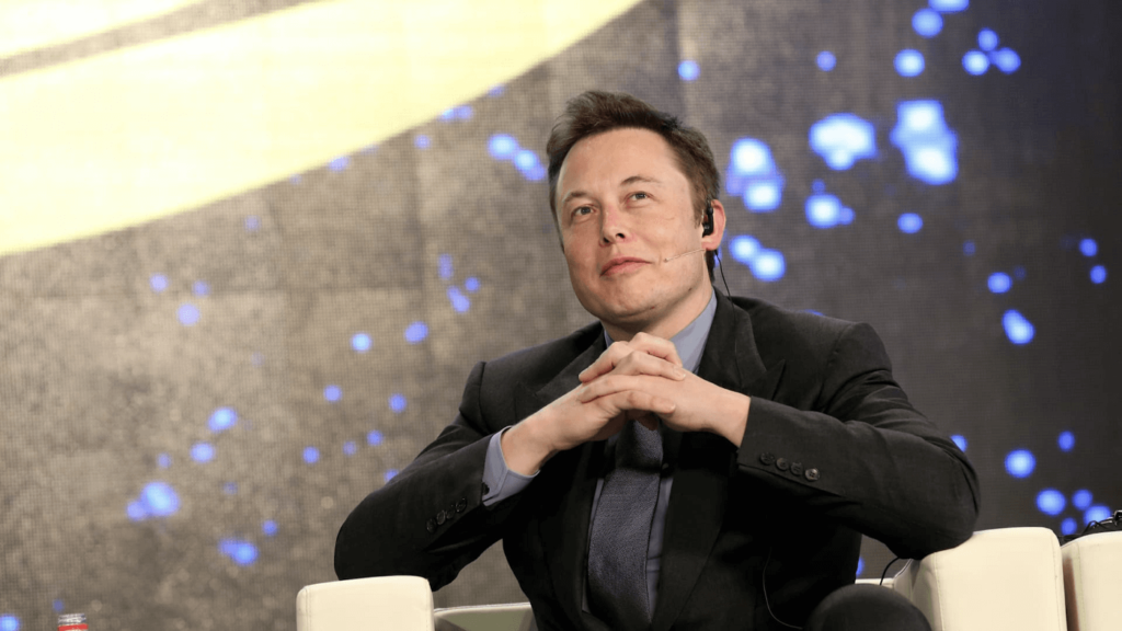 Les 6 échecs que Elon Musk a du surmonter pour devenir le premier homme à $300 milliards de l'histoire